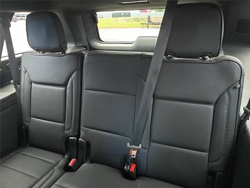 Used 2023 GMC Yukon XL Denali w/ Denali Reserve Package RWD image 12