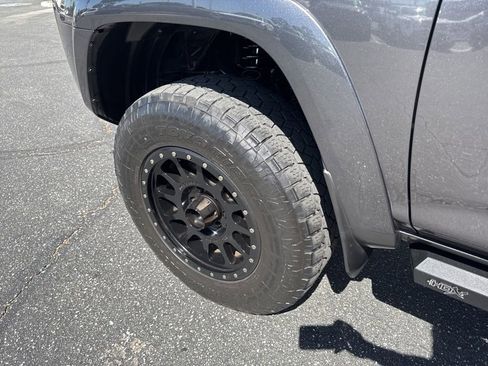 Used 2016 Toyota 4Runner SR5 w/ Convenience Package AWD/4WD image 10