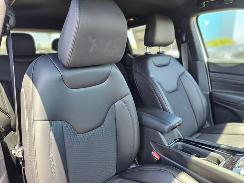 New 2026 Jeep Compass Latitude AWD/4WD image 21