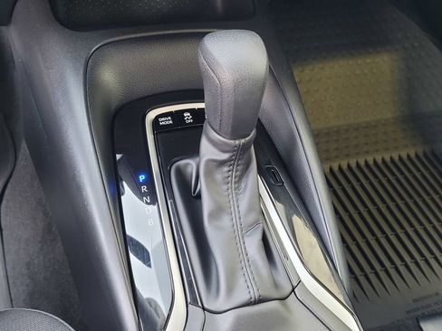 Used 2025 Toyota Corolla LE w/ Convenience Package image 21