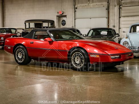 Used 1986 Chevrolet Corvette Convertible image 3