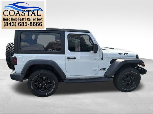 Used 2023 Jeep Wrangler Sport AWD/4WD image 6