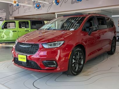 New 2026 Chrysler Pacifica Limited