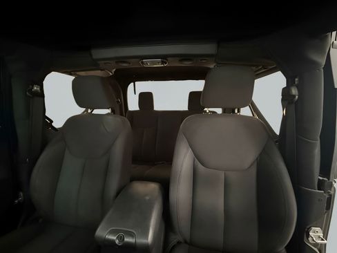 Used 2016 Jeep Wrangler Sport image 14