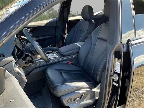 Used 2021 Audi Q8 Premium w/ Black Optic Package image 21