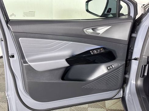 Used 2023 Volkswagen ID.4 Pro S image 10