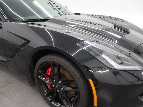 Used 2016 Chevrolet Corvette Stingray Coupe w/ Carbon Flash Badge Package RWD image 22
