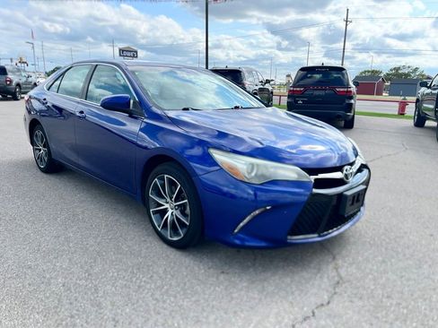 Used 2015 Toyota Camry XSE w/ Moonroof Package FWD image 4