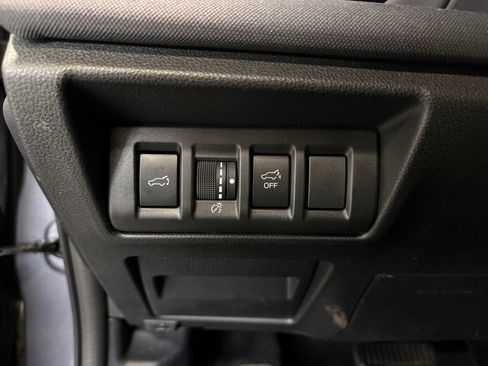 Used 2024 Subaru Outback Premium image 19