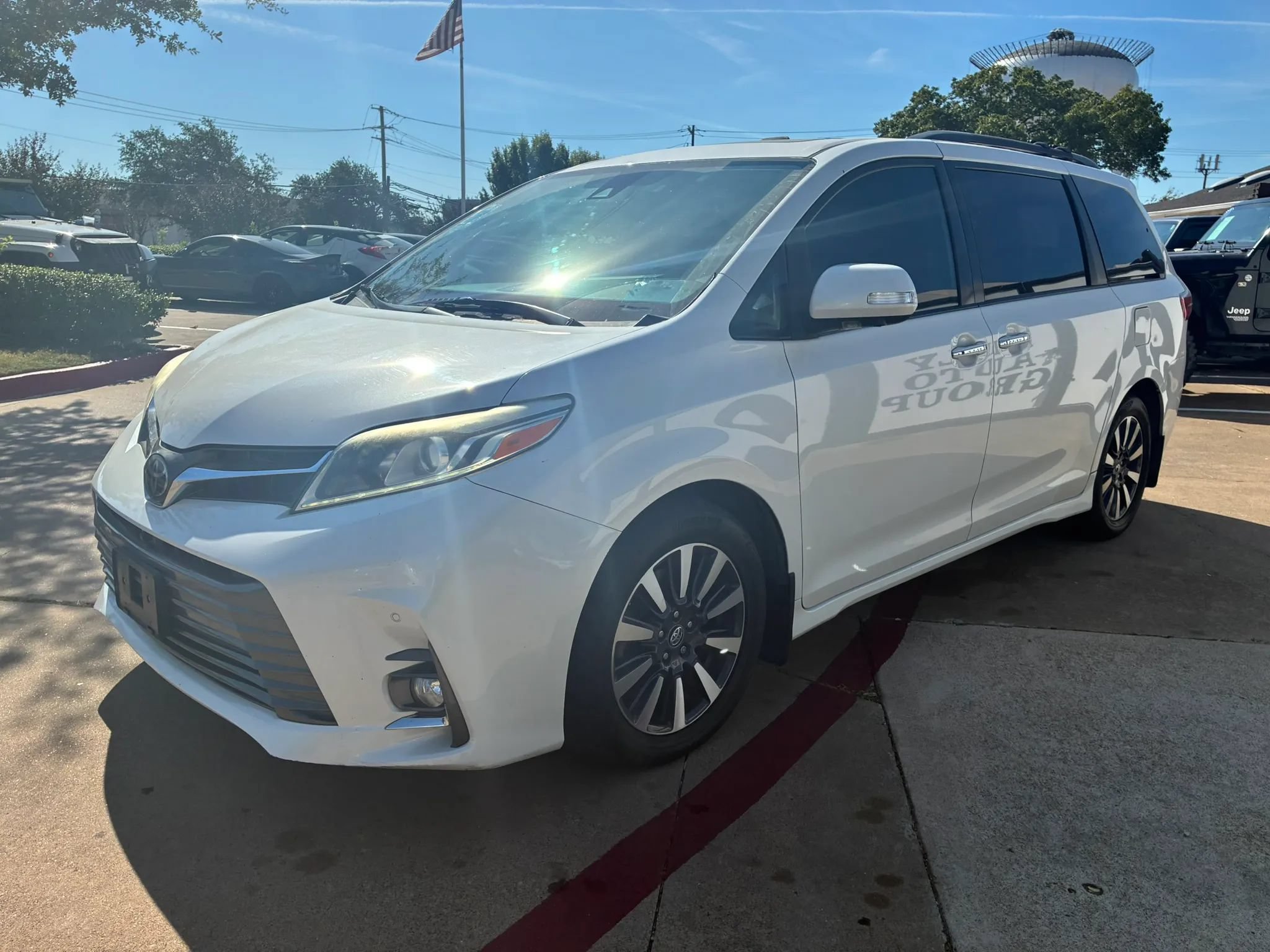 Used 2019 Toyota Sienna Limited Premium FWD image 3