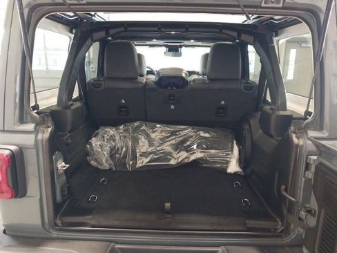 Used 2024 Jeep Wrangler Unlimited Rubicon image 30