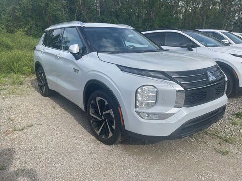 Used 2023 Mitsubishi Outlander SEL AWD/4WD image 1