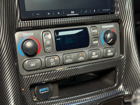 Used 2002 Chevrolet Corvette Coupe w/ Preferred Equipment Group2 image 30