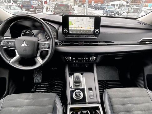 Used 2024 Mitsubishi Outlander SE AWD/4WD image 13
