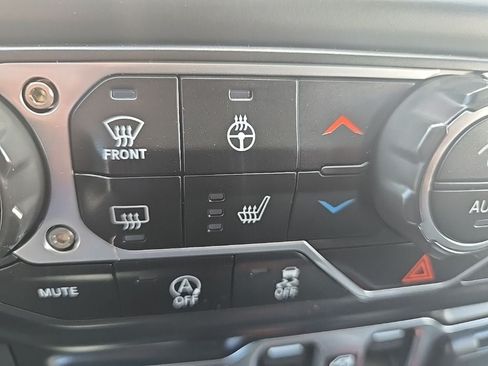 Used 2021 Jeep Gladiator Sport AWD/4WD image 18