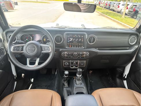 Used 2023 Jeep Wrangler Unlimited Sahara w/ Cold Weather Group AWD/4WD image 14