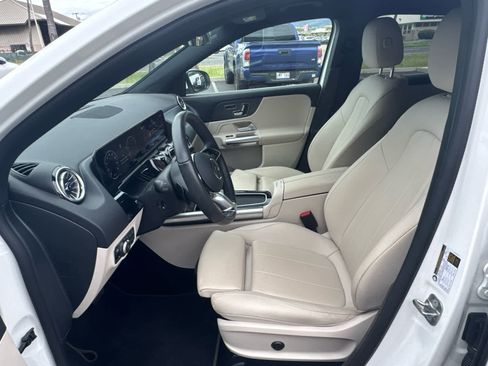 Used 2025 Mercedes-Benz GLA 250 4MATIC image 13