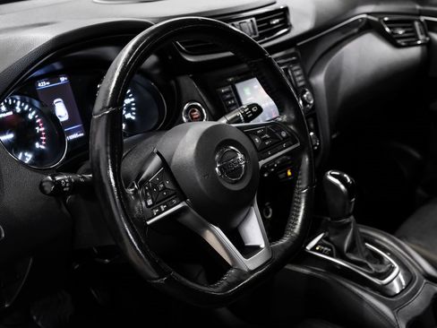 Used 2019 Nissan Rogue Sport SL w/ Premium Package image 18