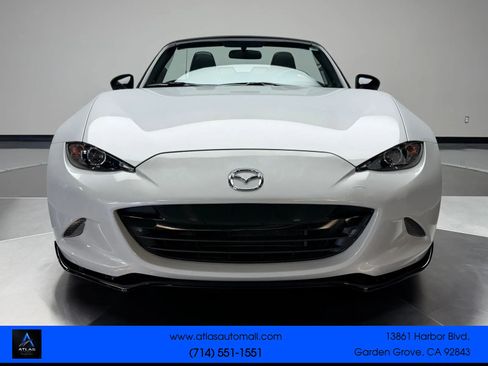Used 2019 MAZDA MX-5 Miata Club RWD image 3