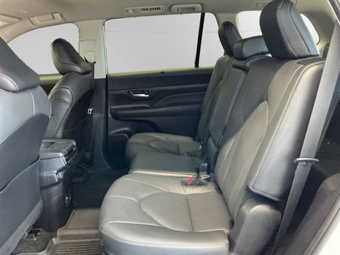 Certified 2024 Toyota Grand Highlander AWD image 13
