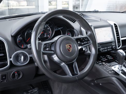 Used 2018 Porsche Cayenne image 11