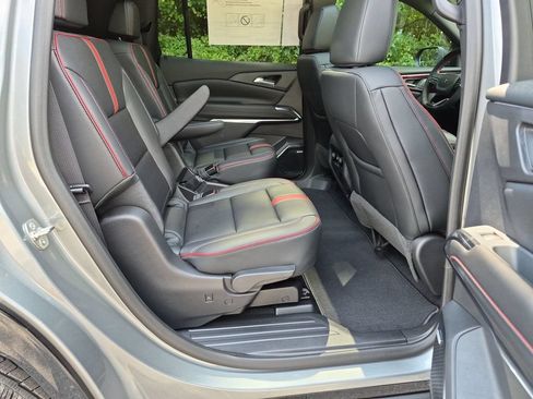 New 2027 Chevrolet Traverse RS FWD image 35