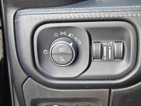 Used 2019 RAM 1500 Limited image 13