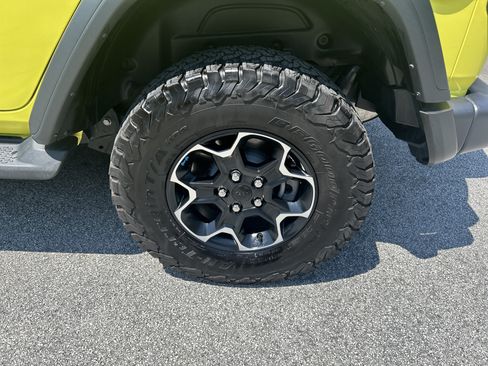 Certified 2023 Jeep Wrangler Unlimited Rubicon 4xe w/ Cold Weather Group AWD/4WD image 9