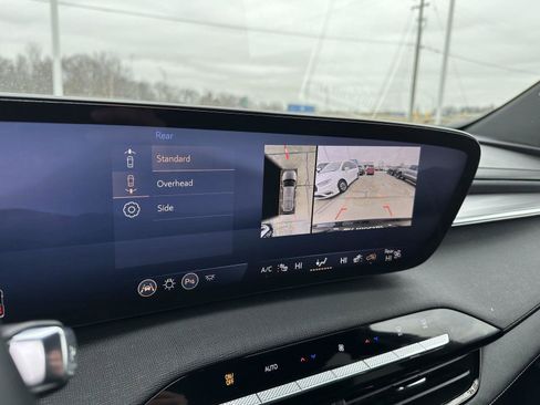 Used 2025 Buick Enclave Preferred image 31