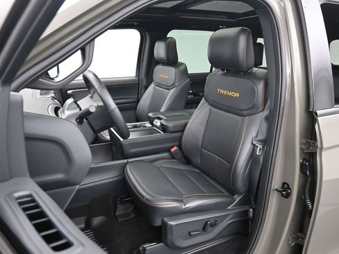 Certified 2025 Ford Expedition Tremor AWD/4WD image 19