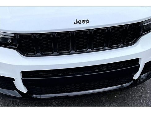 Certified 2025 Jeep Grand Cherokee L Altitude image 33