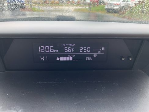 Used 2020 Subaru Crosstrek 2.0i Premium w/ Moonroof Package 2 image 14