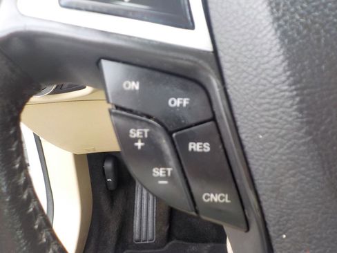 Used 2016 Ford Fusion SE w/ Equipment Group 202A FWD image 13
