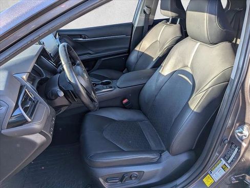 Used 2021 Toyota Camry XSE image 11