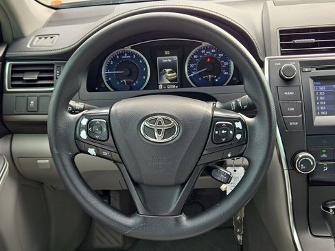 Used 2016 Toyota Camry LE image 18