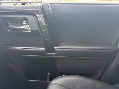 Used 2018 Toyota 4Runner TRD Off-Road Premium image 23