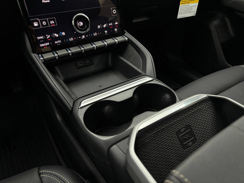 New 2027 GMC Terrain Elevation w/ Elevation Premium Package FWD image 27