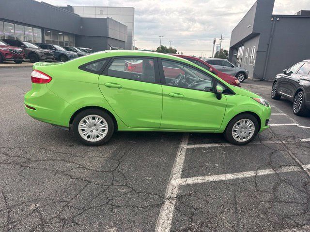 Used 2014 Ford Fiesta SE FWD image 5