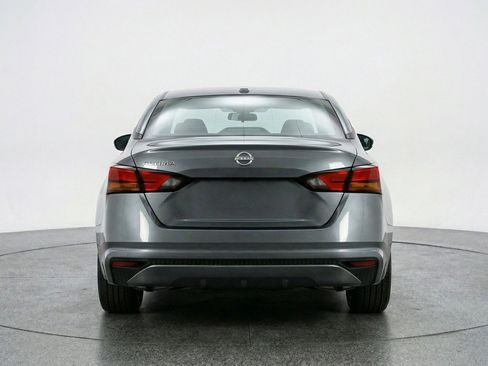Used 2025 Nissan Altima 2.5 SV FWD image 7