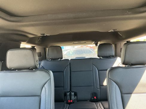 Used 2023 GMC Yukon Denali AWD/4WD image 10
