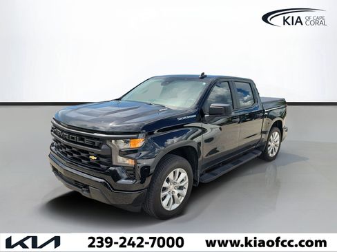 Used 2025 Chevrolet Silverado 1500 Custom RWD image 3