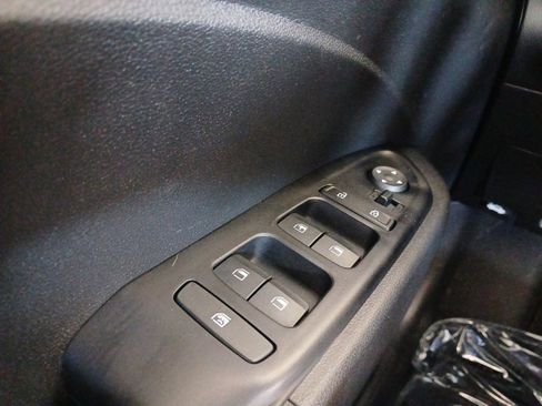 Used 2024 Hyundai Venue SE image 18