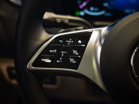 Used 2025 Mercedes-Benz GLA 250 4MATIC image 17