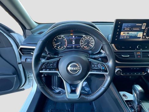 Used 2023 Nissan Altima 2.0 SR image 11