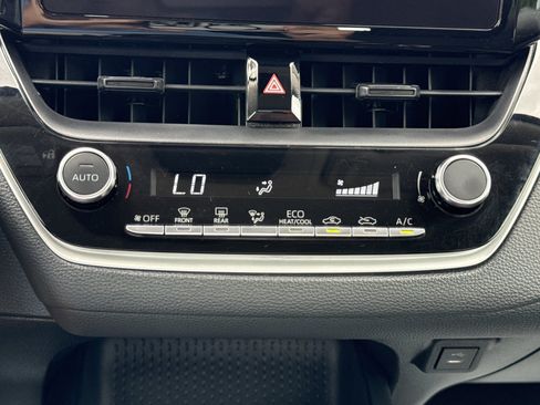 Used 2024 Toyota Corolla LE FWD image 24