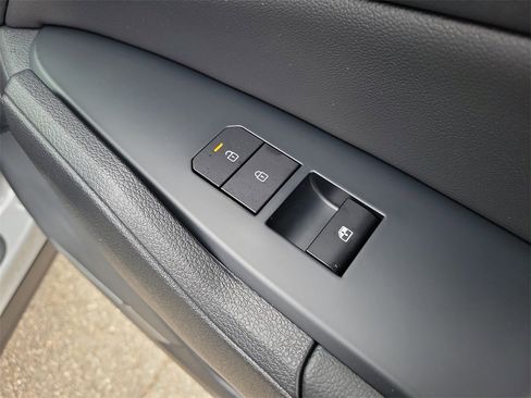 New 2026 Kia Sportage EX image 11