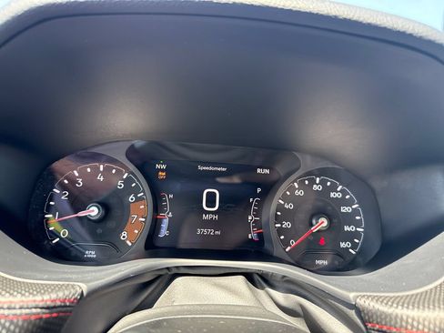 Used 2025 Jeep Compass Trailhawk AWD/4WD image 15