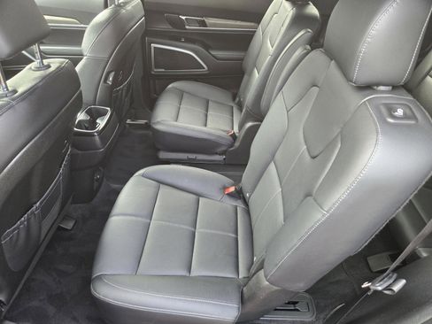 Certified 2022 Kia Telluride EX w/ EX Premium Package image 10