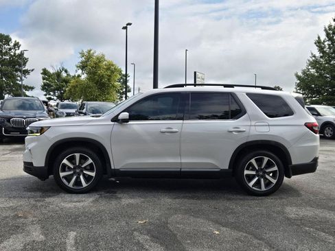 Used 2023 Honda Pilot Touring image 11