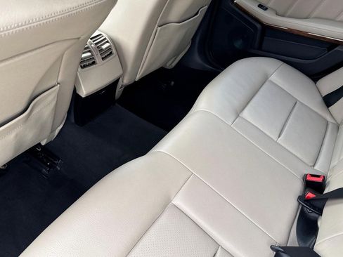 Used 2012 Mercedes-Benz E 350 Sedan image 27